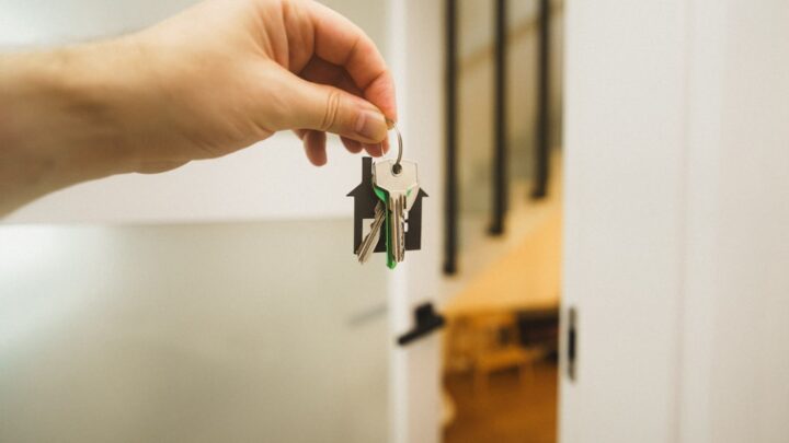 Finansowanie remontu mieszkania: Kredyt, pożyczka czy własne środki – co wybrać i jak zaplanować budżet?