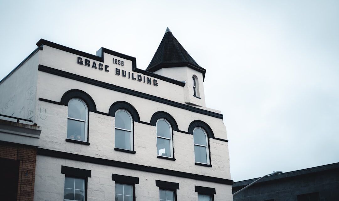 Jak zbudować dobrą historię kredytową w Polsce od zera? Przewodnik dla młodych dorosłych i osób bez historii.