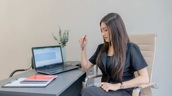 Zabezpieczenie finansowe dla singlek: Jak zbudować stabilną przyszłość i niezależność finansową bez partnera