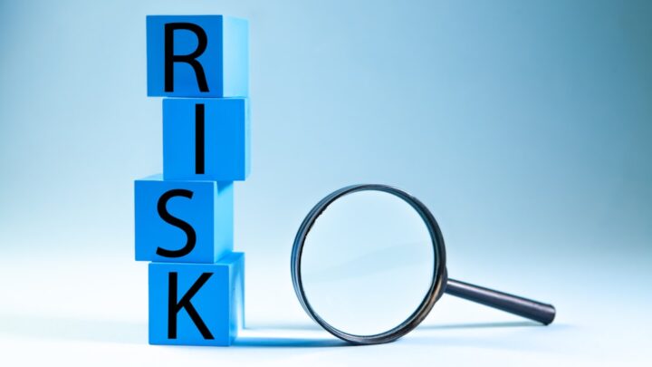 Zarządzanie ryzykiem finansowym w małej firmie: Jak chronić swój biznes przed nieprzewidzianymi zdarzeniami i kryzysami?