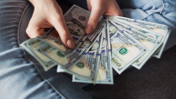 Finansowe aspekty zmiany zawodu lub branży: Jak bezpiecznie zaplanować budżet i inwestycje podczas rekwalifikacji?