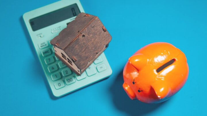 Jak przygotować swoje finanse na zakup drugiego mieszkania (np. na wynajem lub letniego) bez obciążania domowego budżetu?