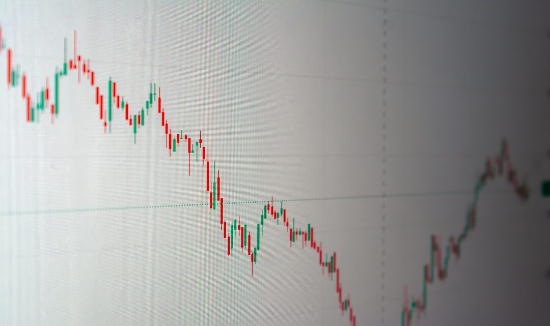 Jak zacząć inwestować w force trading (handel siłą) na platformach Forex i CFD? Przewodnik po strategiach i ryzyku.