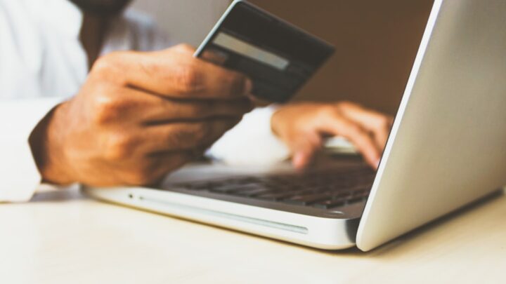 Karty przedpłacone i wirtualne w Polsce: Jak wykorzystać je do bezpiecznych zakupów online, kontroli budżetu i ochrony danych?