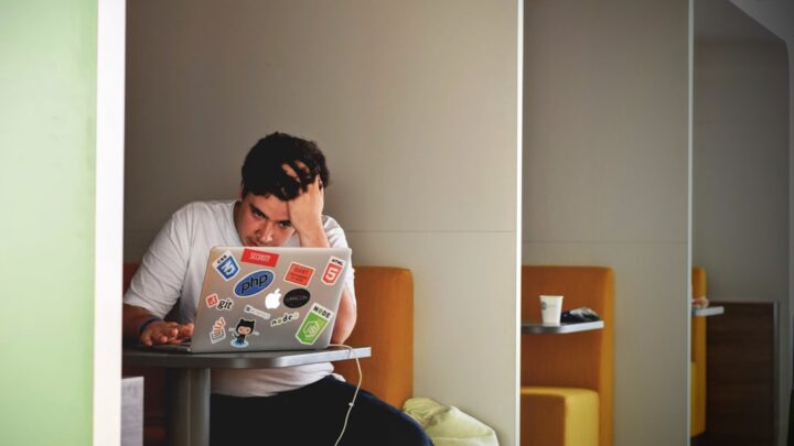 Finansowy wellbeing i prewencja wypalenia finansowego: Jak dbać o zdrowie psychiczne w obliczu presji pieniężnej i jak efektywnie zarządzać stresem finansowym?