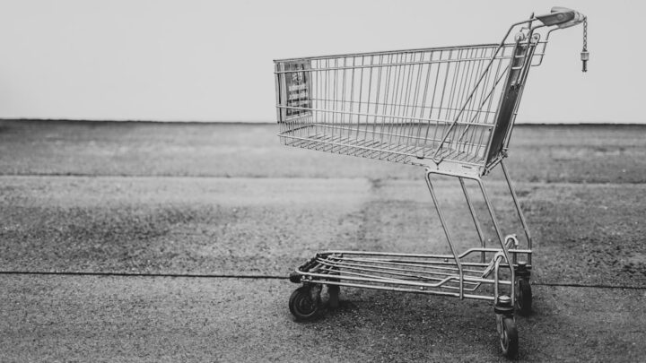 Jak działają i czy warto korzystać z 'buy now, pay later’ (BNPL) w Polsce? Analiza kosztów, ryzyka i alternatyw dla zakupów ratalnych.