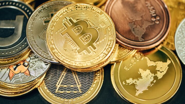 Kryptowaluty dla opornych: Praktyczny przewodnik po bezpiecznym i prostym wejściu na rynek cyfrowych aktywów dla osób niezaawansowanych technologicznie.