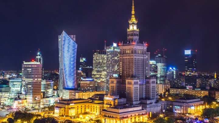 Kupno mieszkania pod wynajem krótkoterminowy w turystycznych miastach Polski: Analiza rentowności, lokalizacji i specyfiki finansowania
