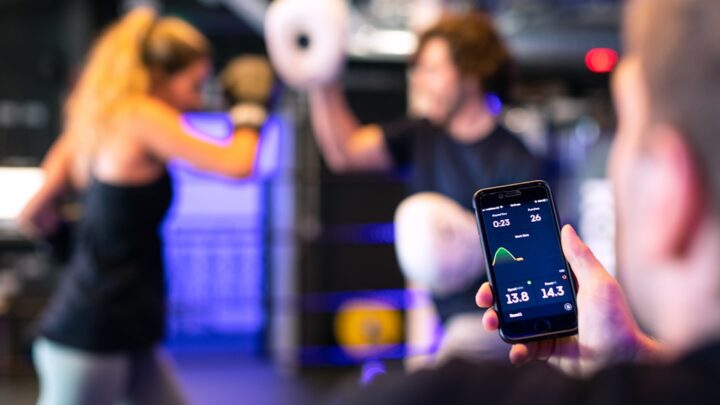 Jak świadomie i efektywnie wykorzystywać aplikacje fitness (np. do monitorowania aktywności, diety) do obniżania kosztów związanych ze zdrowiem i oszczędzania na ubezpieczeniach?