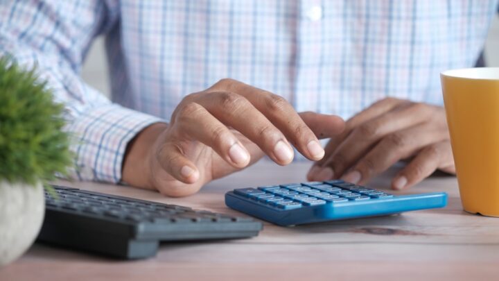 Rozliczenie podatkowe dochodów z inwestycji w startupy zagraniczne (equity crowdfunding, aniołowie biznesu) dla polskich inwestorów indywidualnych: Praktyczny przewodnik po PIT-38 i unikaniu podwójnego opodatkowania.
