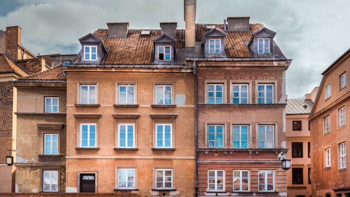 Finansowanie adaptacji strychu w Polsce: Koszty i Zysk